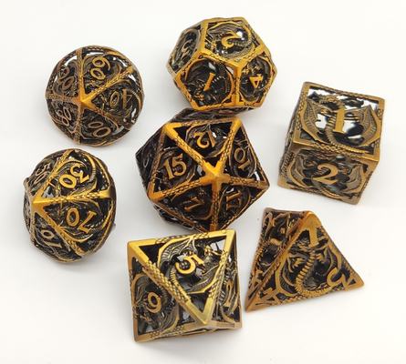 De hand die Duurzame Polyhedral DND gieten dobbelt, dobbelt de Slijtvaste Precisie RPG
