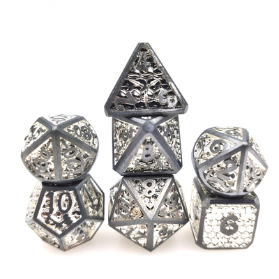 De keurige Scherpe Polyhedral Randen dobbelen het Spelhars van de Reeksenraad dobbelen voor Giften