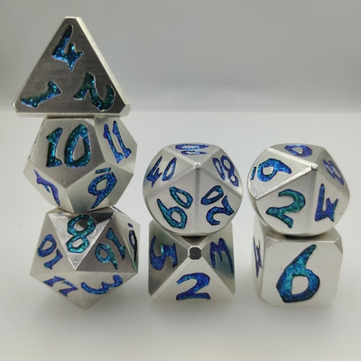 De met de hand gemaakte Goud Geplateerde Douane dobbelt Milieumetaal dobbelt Polyhedral Pale Green Silver