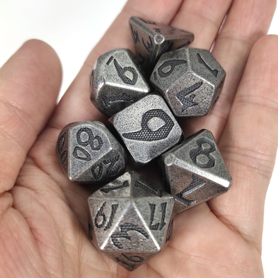 Mini veelvlakkige dobbelstenen set Metallic messing slijtage koperen dobbelstenen sets Gaming dobbelstenen handleiding