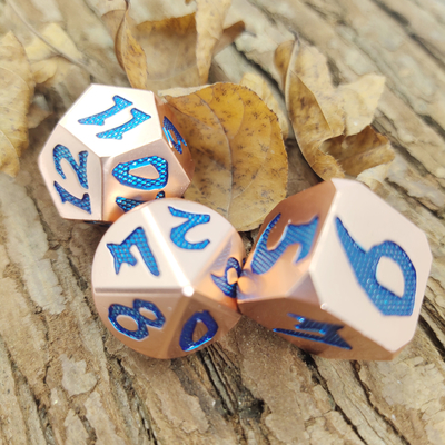 Dobbelstenen van hoge kwaliteit Praktische veelvlakkige aanpassingDice Metal Gaming Dice Manual