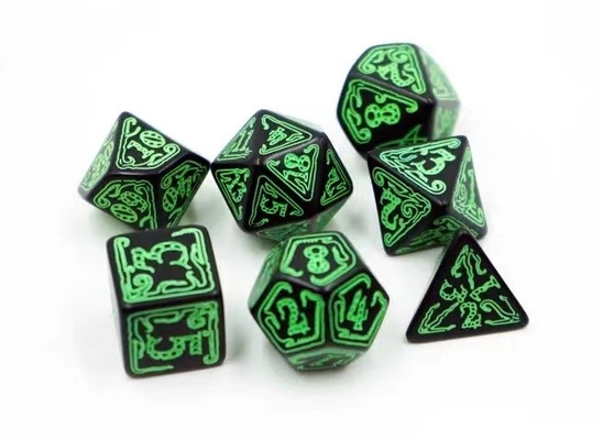 Modieus RPG-spel dobbelstenen set 20 mm Zwarte achtergrond Kleurpatroon