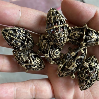 Creatief Rugby Theme Metal Hollow RPG Dice Set Dragon And Dungeon DND