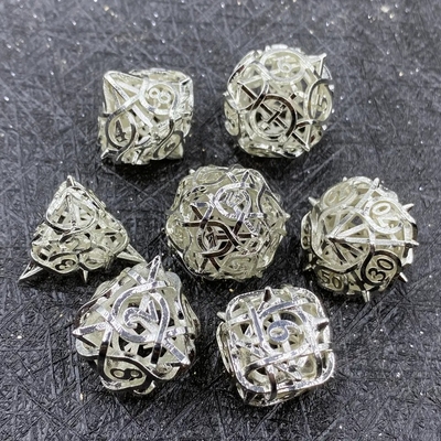 Thorns hol metalen dobbelstenen stel Kusalu RPG draak en kerker DND