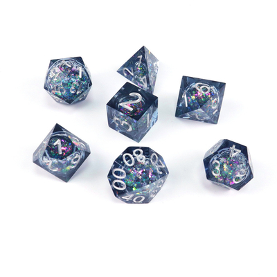 Blauw-grijze glitter vloeistof natuurhars multi-face dobbelstenen suite draak en kerker dnd dobbelstenen