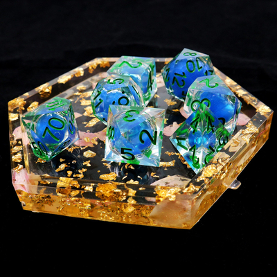 Transparante blauwe vloeibare natuurlijke hars desktop spel dobbelstenen set dnd dobbelstenen