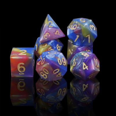 Drie kleuren marmeren hars Rpg dobbelstenen met universeel logo