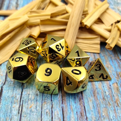 Champagne Gold Color Metal Polyhedraal Dobbelstenen Desktop Game Dobbelstenen Set