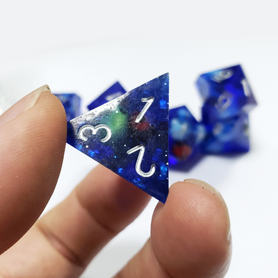 Blauw kristal schedel hars boarding dobbelstenen set draak en kerker