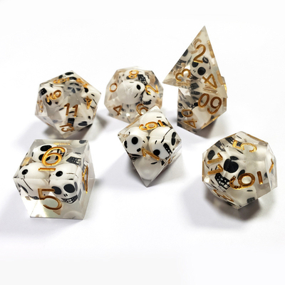 Doorzichtige kleur Crystal Skull Resin Boarding Dice Set Dragon en Dungeon