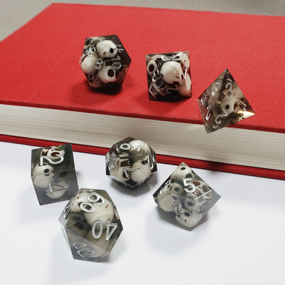 Zwart kristal schedel hars boarding dobbelstenen set dnd dobbelstenen