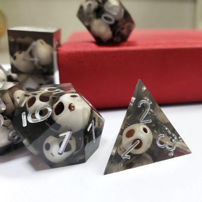 Zwart kristal schedel hars boarding dobbelstenen set dnd dobbelstenen