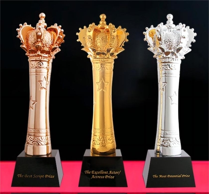 Medaljestijl Persoonlijke hars trofeeën Goud of zilver bekleed