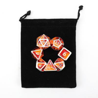 Gepersonaliseerde metalen DND dobbelstenen kleur massief polyëder metalen dobbelstenen set met zilveren cijfers, gebruikt voor schaakbord spel D &amp; D