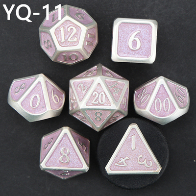 Gepersonaliseerde metalen DND dobbelstenen kleur massief polyëder metalen dobbelstenen set met zilveren cijfers, gebruikt voor schaakbord spel D &amp; D