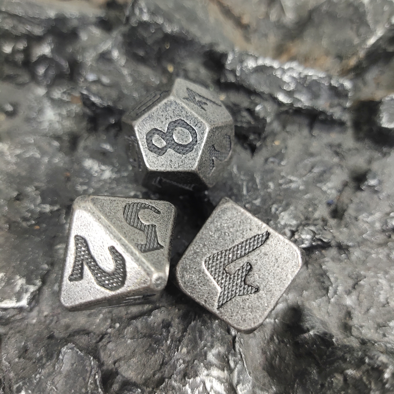 Metalen Anti-slijtage Handgesneden voor Dungeon And Dragon Metal Gaming Dice Manual