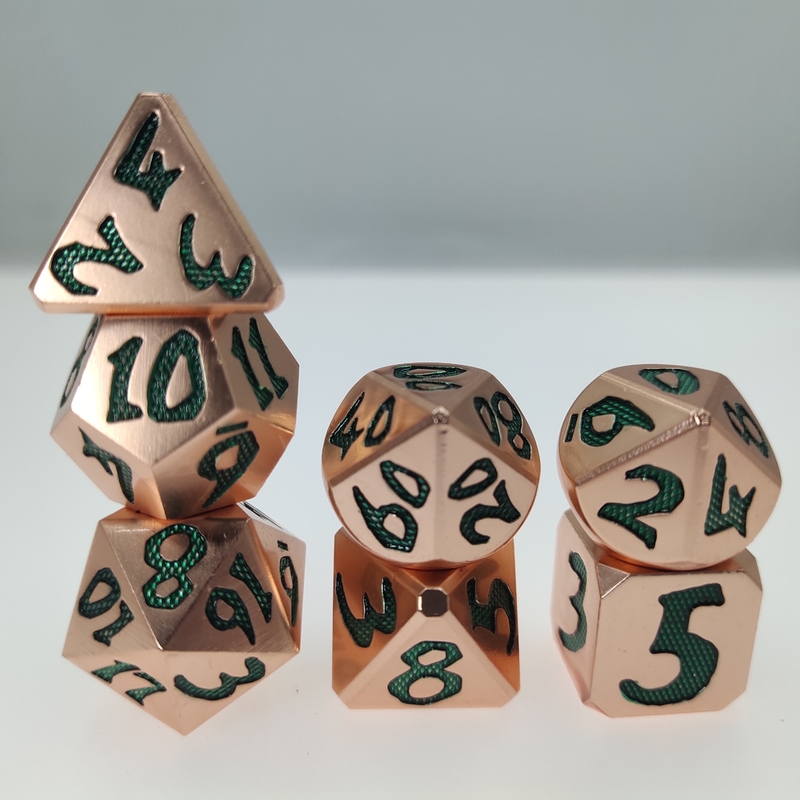 Verscheidenheid aan kleuren dobbelstenen set polyhedrale scherpe rand metel groen niet-toxisch metaal voor Rpg-spel
