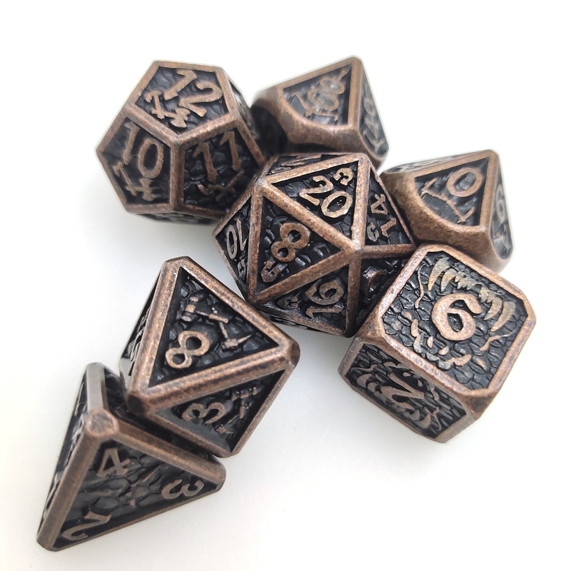 De geurloze Scherpe Slijtvaste Metaal Minikleuren dobbelen Metaal RPG dobbelen Polyhedral Cuprum