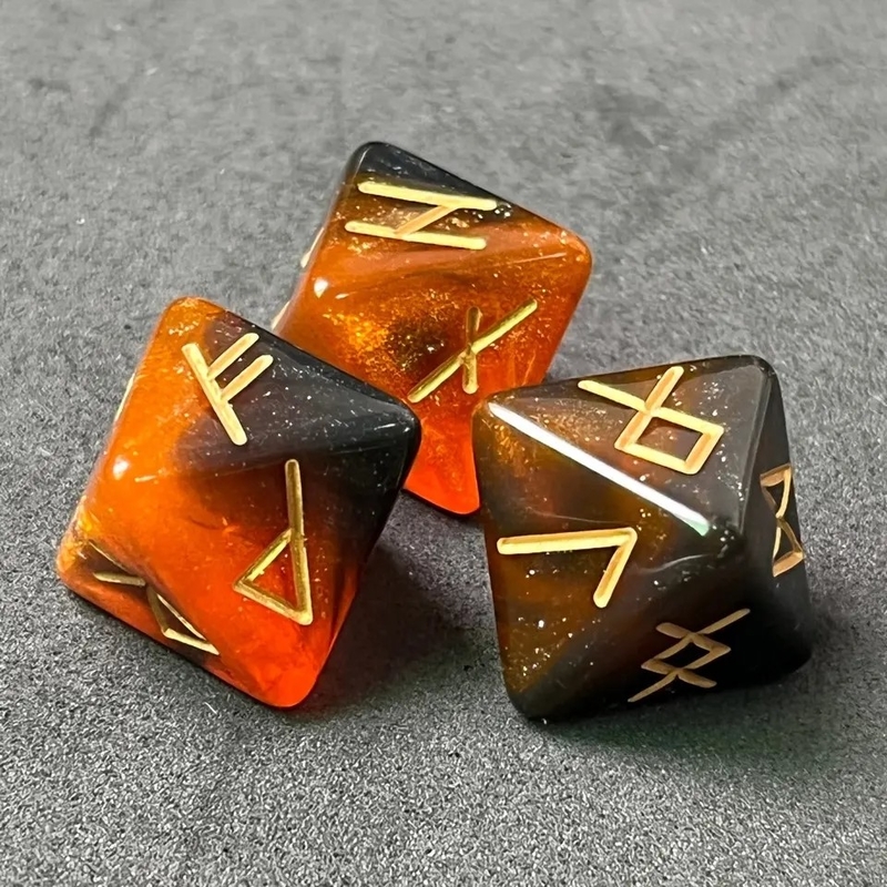 D8 Viking Runes Polyhedraal dobbelstenen van Labradorite Elder Futhark / waarzeggerij dobbelstenen voor kristallen kijken