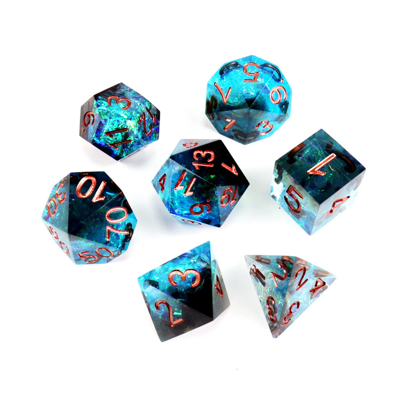 Blauw plus zwart erts hars personage speelt een multi -noodle dobbelsteen set dnd dobbelsteen